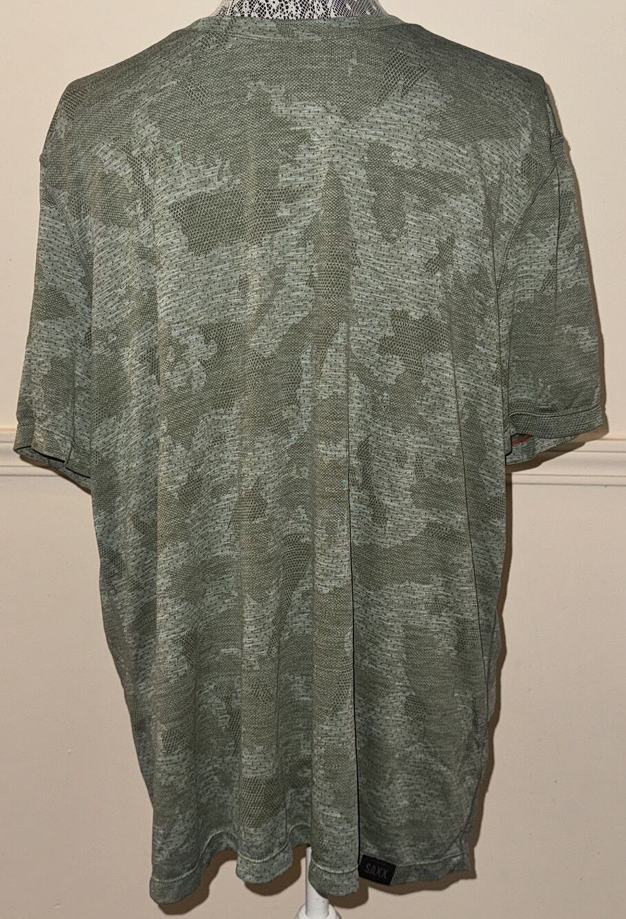 XL SAXX Aerator Shirt Green Camo Workout Gym Training UPF 25 Performance Vented